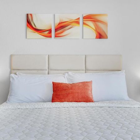 Beachfront Romantic Studio Escape W Perfect View 1212 Миртъл Бийч Екстериор снимка