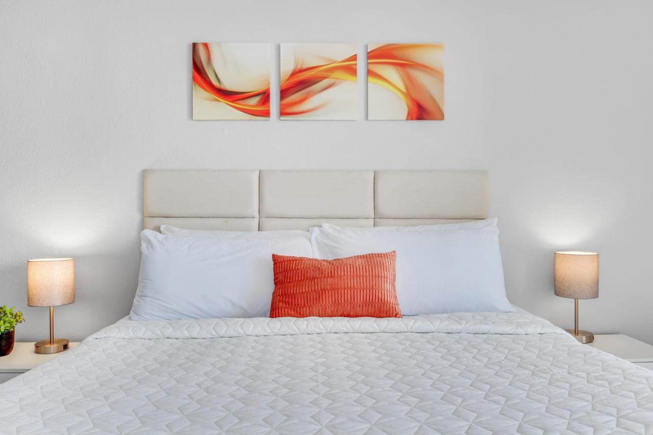 Beachfront Romantic Studio Escape W Perfect View 1212 Миртъл Бийч Екстериор снимка